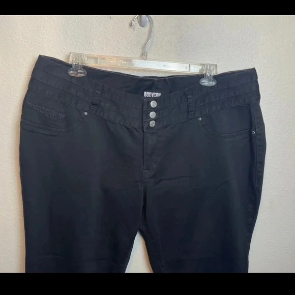 AMETHYST bodycon black plus size jeans/jeggings. 
Size: 24 - Picture 2 of 9